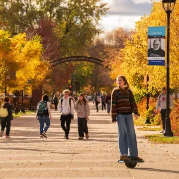 fall gateway with students 